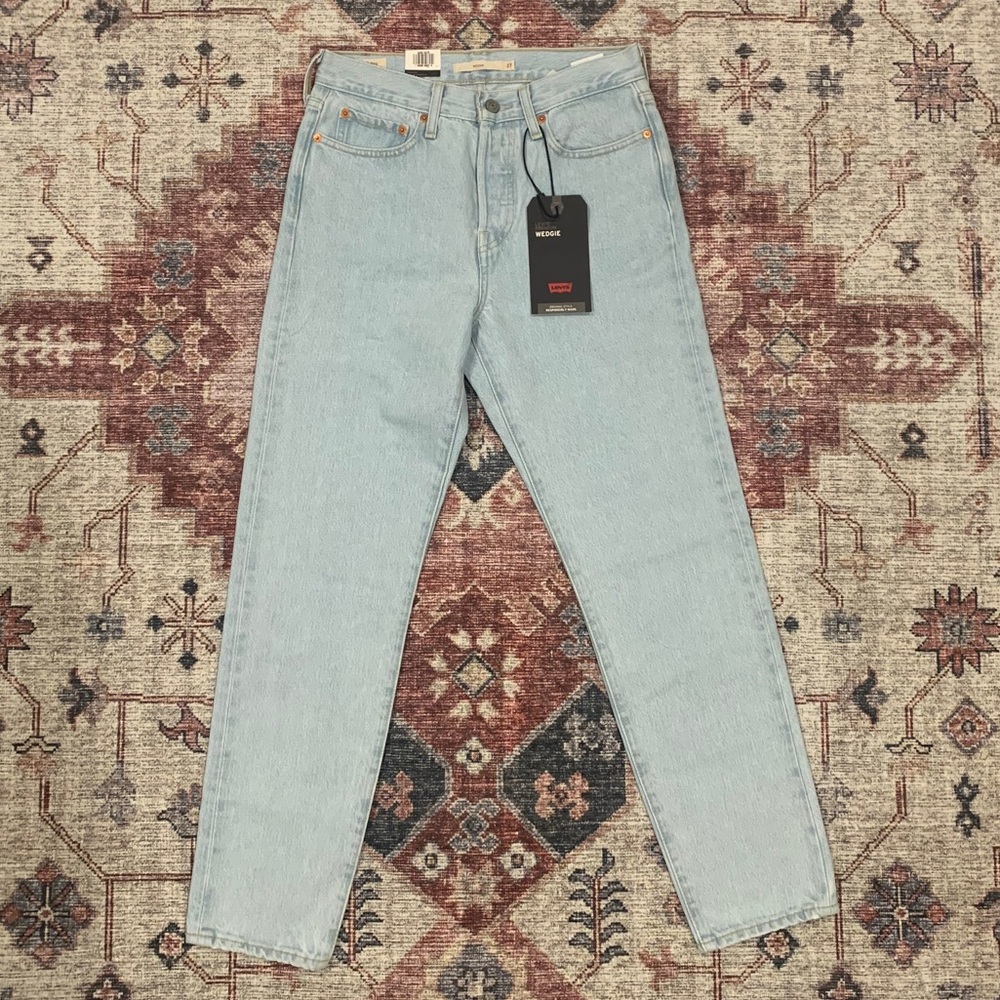 Levi’s Wedgie Icon Jeans